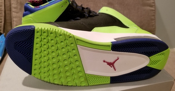 Sneakers main image 4